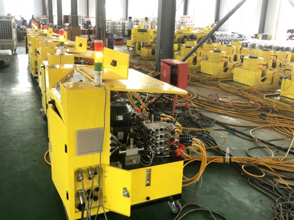 PLC智能同步集控系統(tǒng)調(diào)試現(xiàn)場(chǎng)