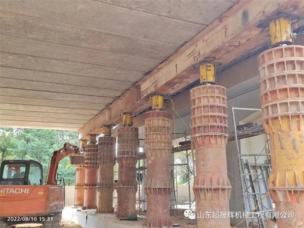 山東超晟輝|武漢東湖新技術(shù)開(kāi)發(fā)區(qū)周家店橋支座更換項(xiàng)目順利完工