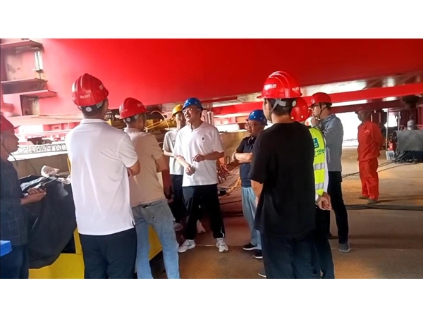 瀘石高速摩崗嶺2號大橋、得妥特大橋鋼梁頂推