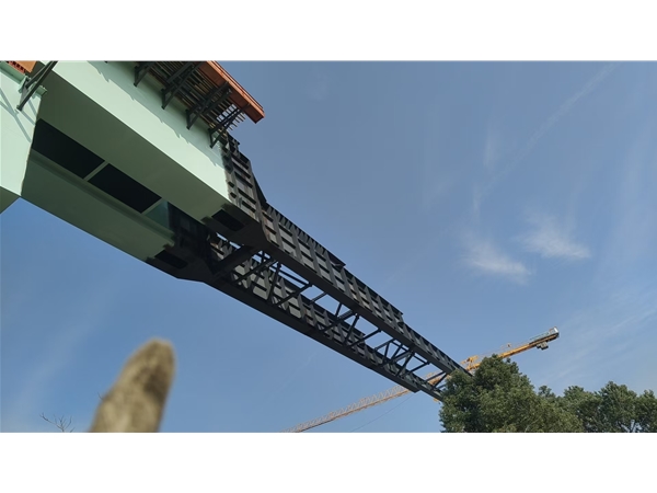 新建合武高鐵湖北段HWZQ-4標工程鋼梁架設、頂推、下落