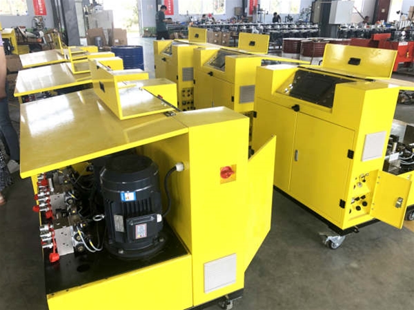 PLC液壓泵站組裝現(xiàn)場