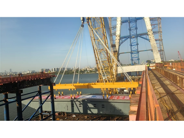 惠霞高速東江特大橋鋼箱梁安裝