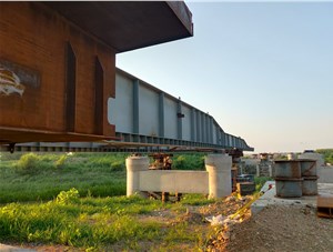 山東超晟輝助力長春都市圈西環(huán)高速公路頂推施工